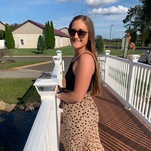 Meet your Posher, Danielle